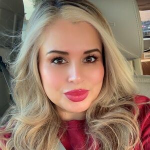 Meet your Posher, Felisa